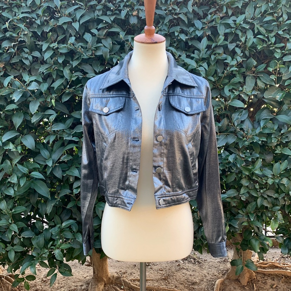 Shiny button jacket